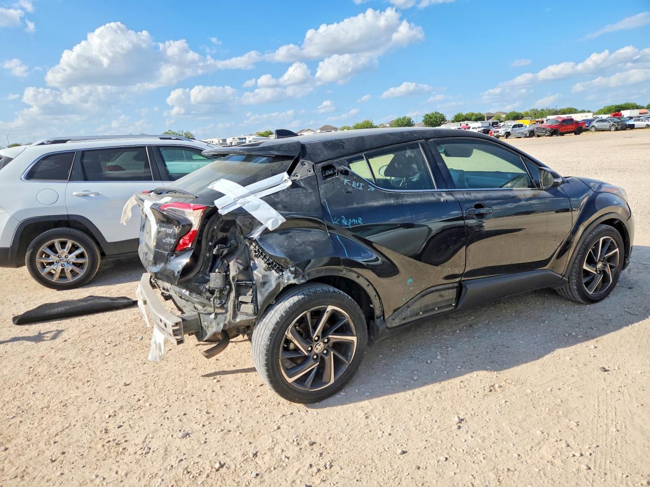 2020 TOYOTA C-HR LIMITED — снимка 3