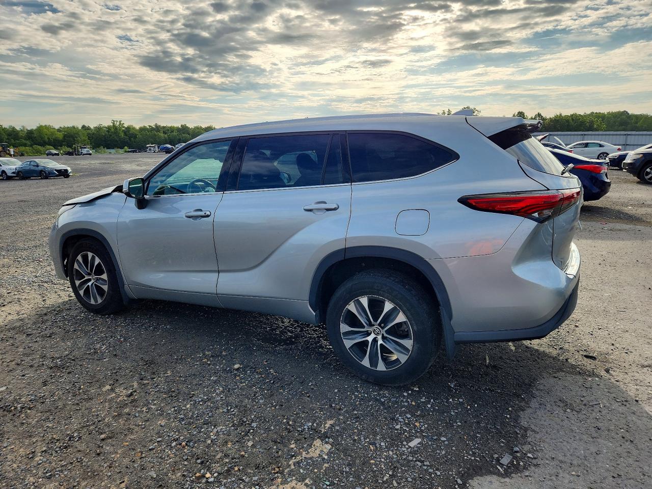 2020 TOYOTA HIGHLANDER XLE — снимка 2