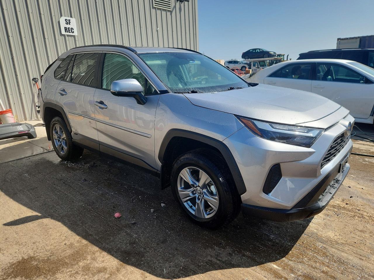 2023 TOYOTA RAV4 HYBRID XLE — снимка 4