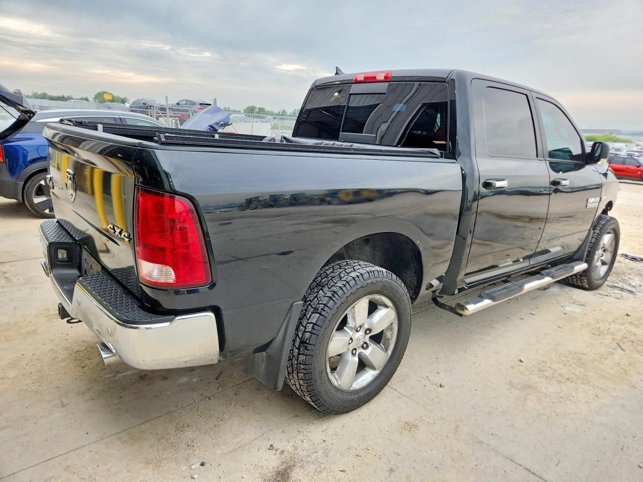 2016 RAM 1500 SLT — снимка 3
