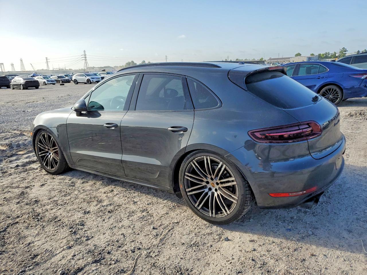 2017 PORSCHE MACAN GTS — снимка 2