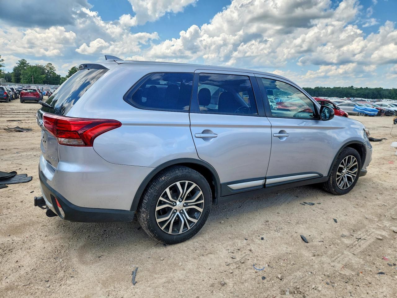 2017 MITSUBISHI OUTLANDER ES — снимка 3