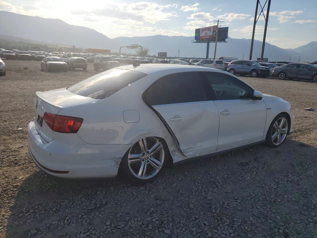 2016 VOLKSWAGEN JETTA GLI — снимка 3