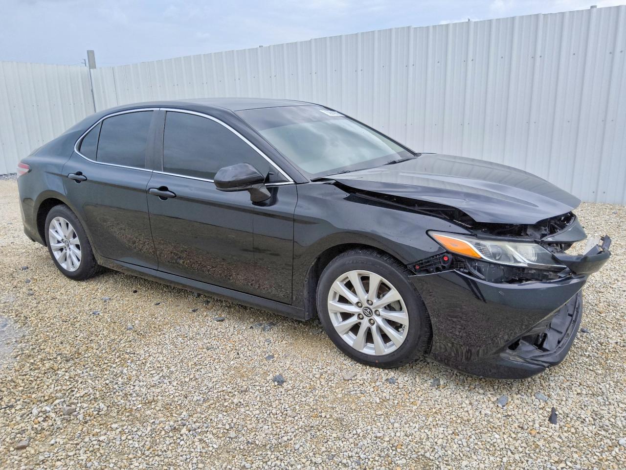 2018 TOYOTA CAMRY LE — снимка 4