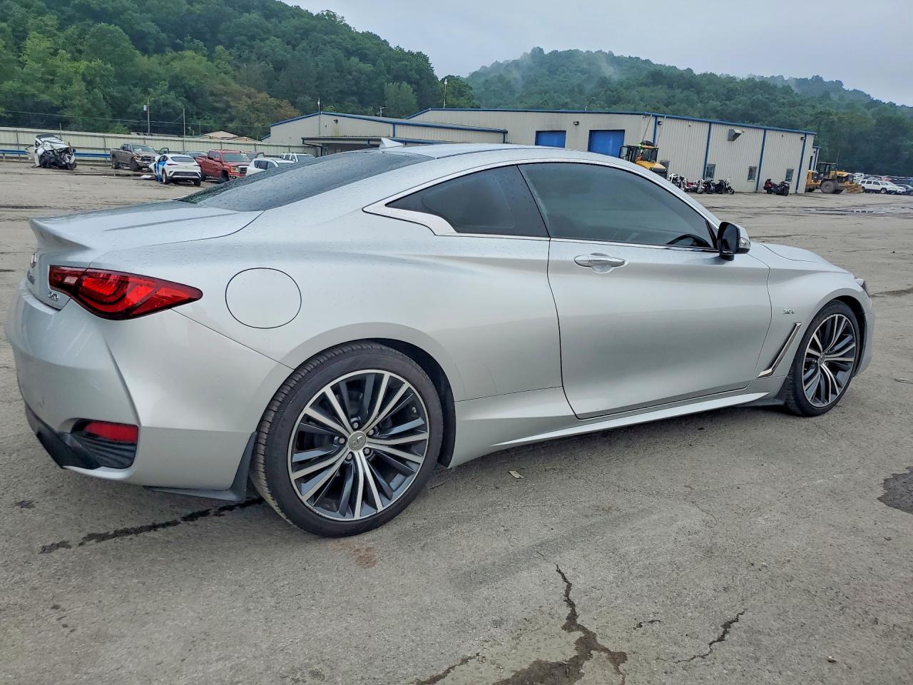 2018 INFINITI Q60 3.0T LUXE — снимка 3