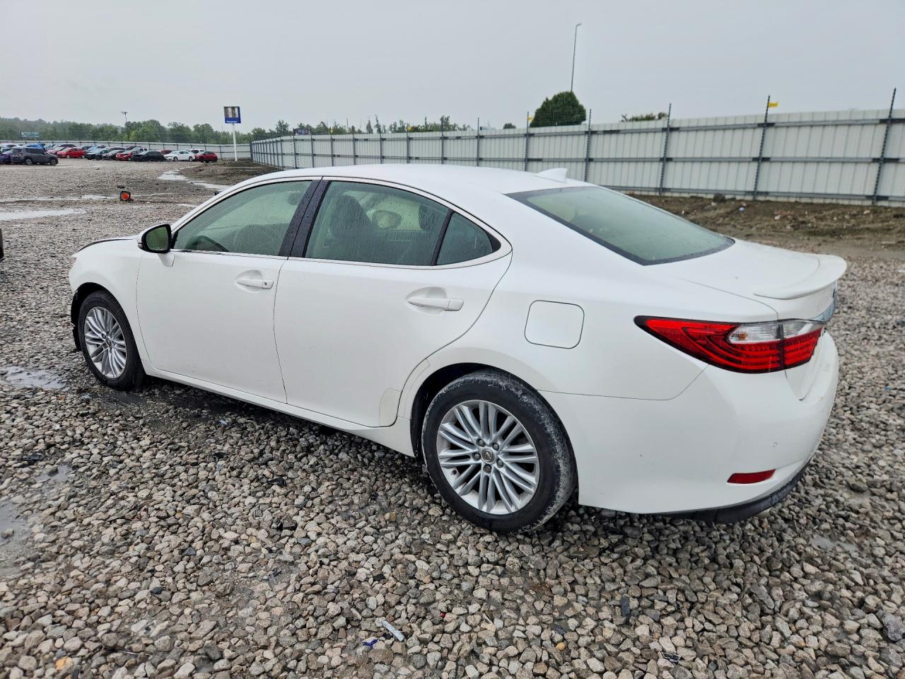 2015 LEXUS ES 350 — снимка 2