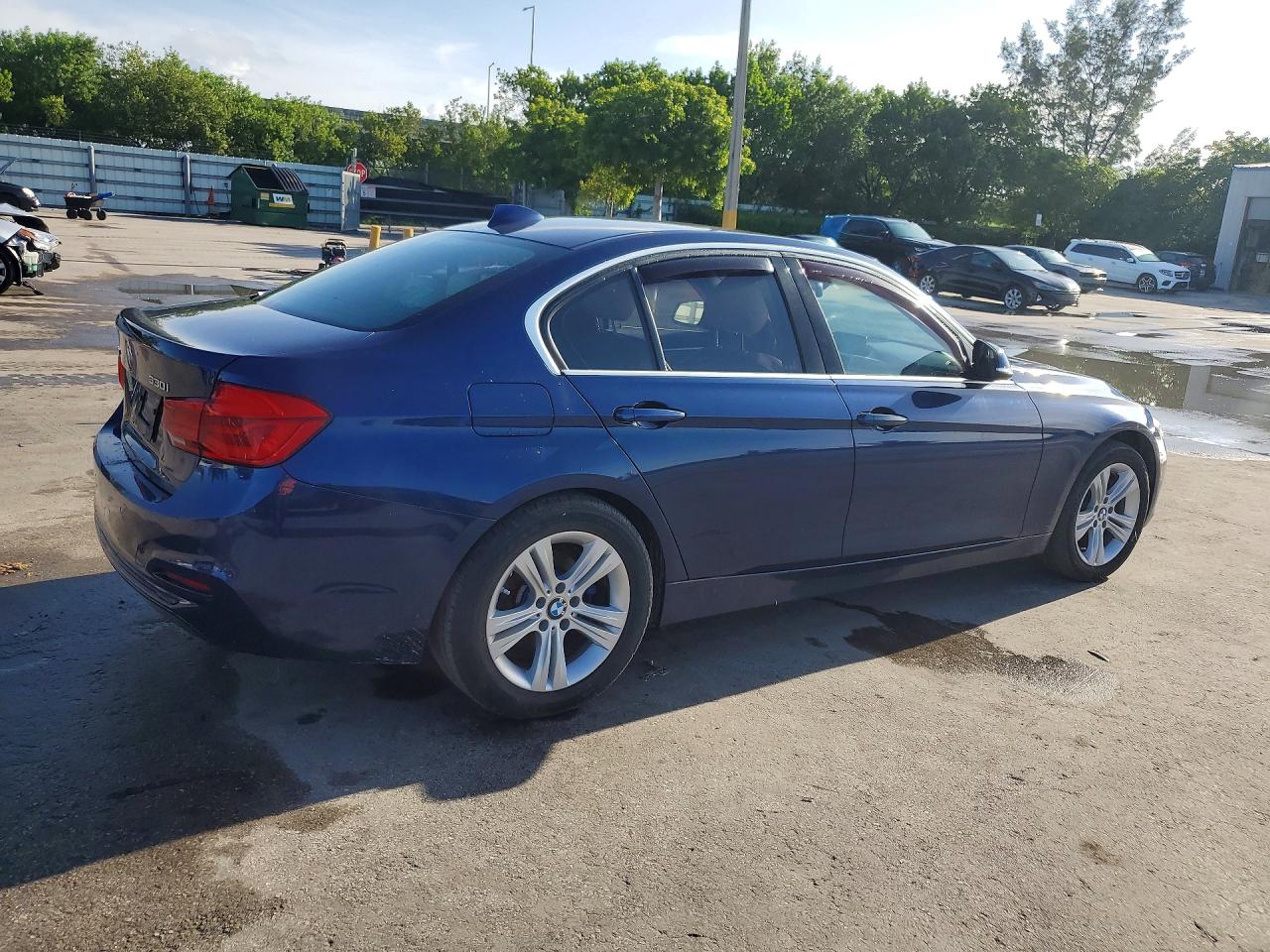 2017 BMW 330 XI — снимка 3