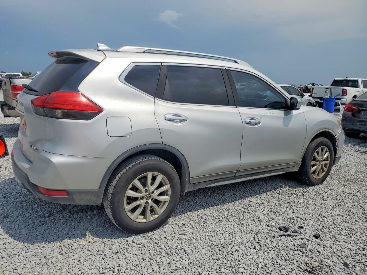 2017 NISSAN ROGUE SV — снимка 3