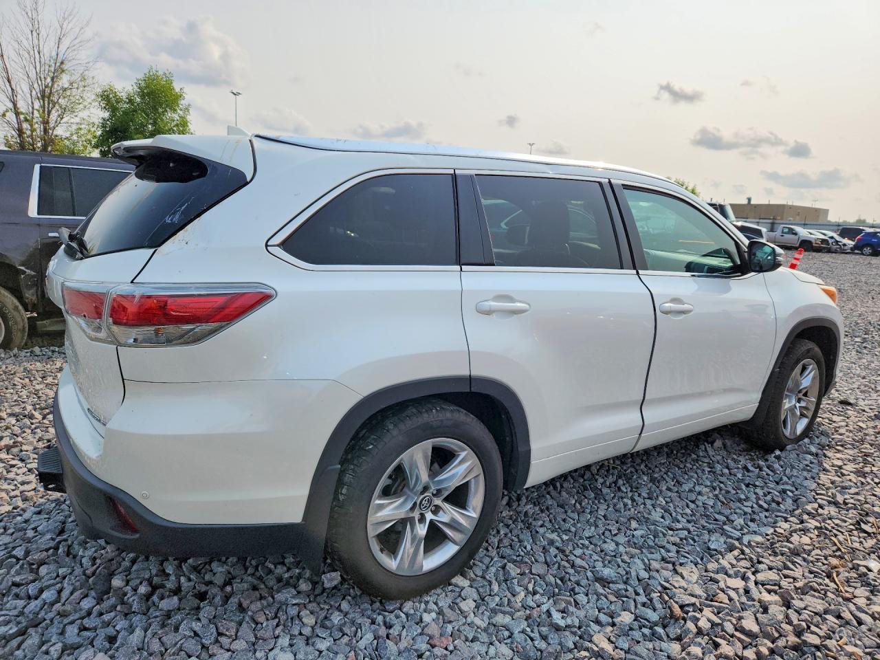 2016 TOYOTA HIGHLANDER LIMITED — снимка 3