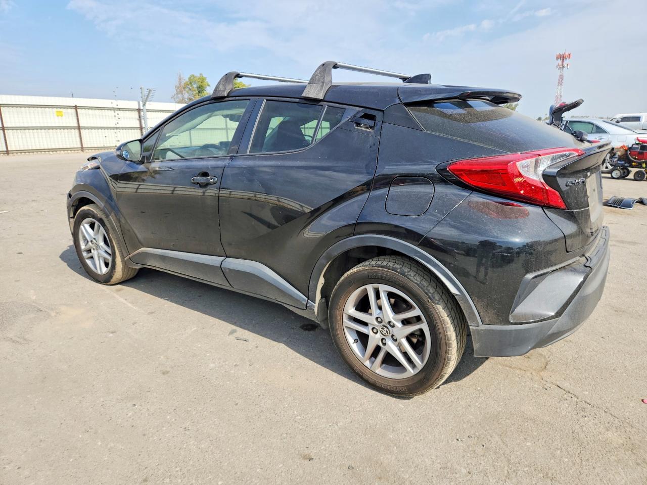 2020 TOYOTA C-HR LE — снимка 2