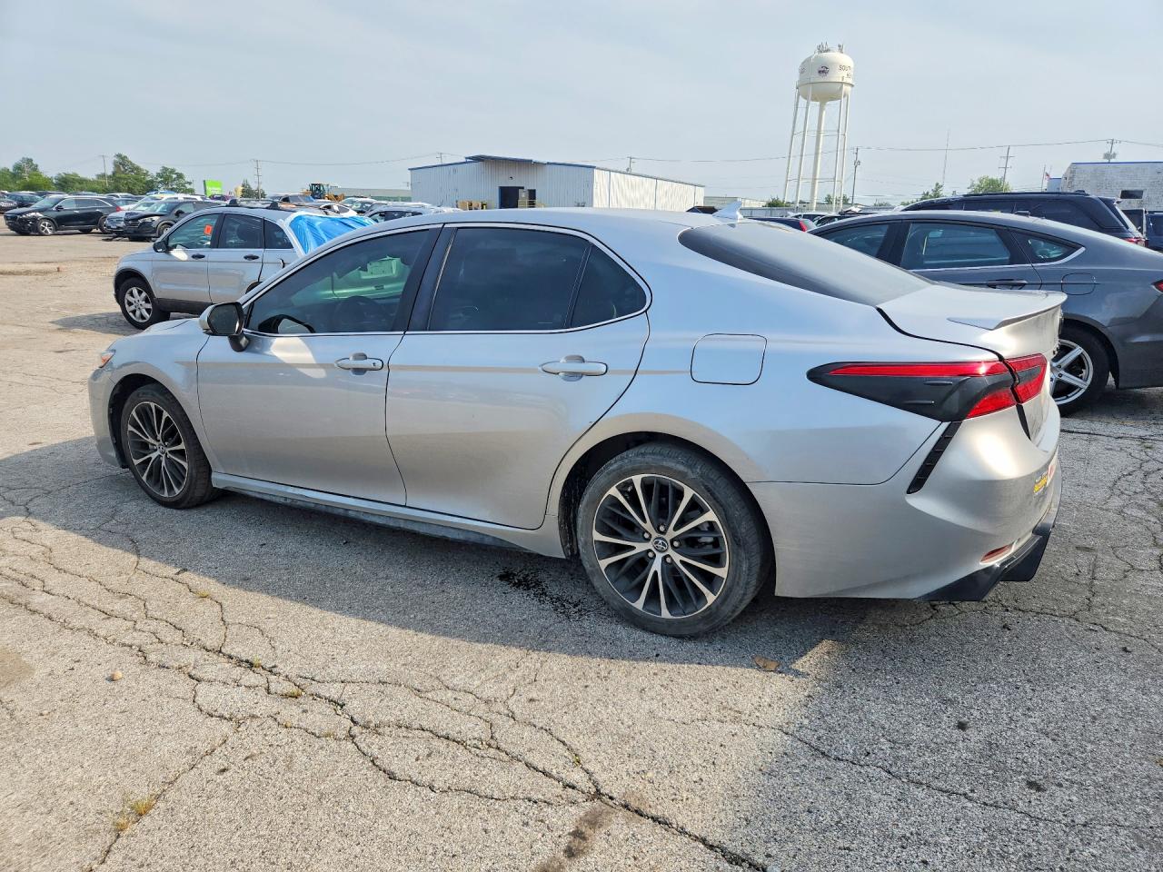 2018 TOYOTA CAMRY SE — снимка 2