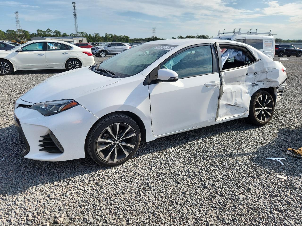 2017 TOYOTA COROLLA SE