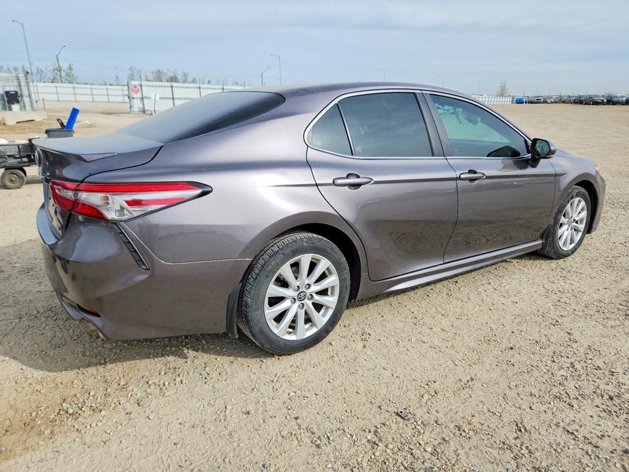 2019 TOYOTA CAMRY L — снимка 3