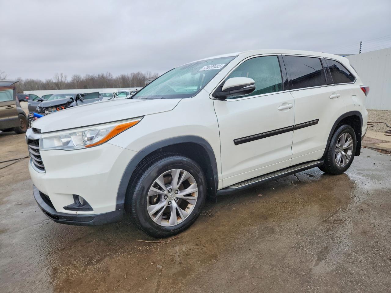 2015 TOYOTA HIGHLANDER XLE