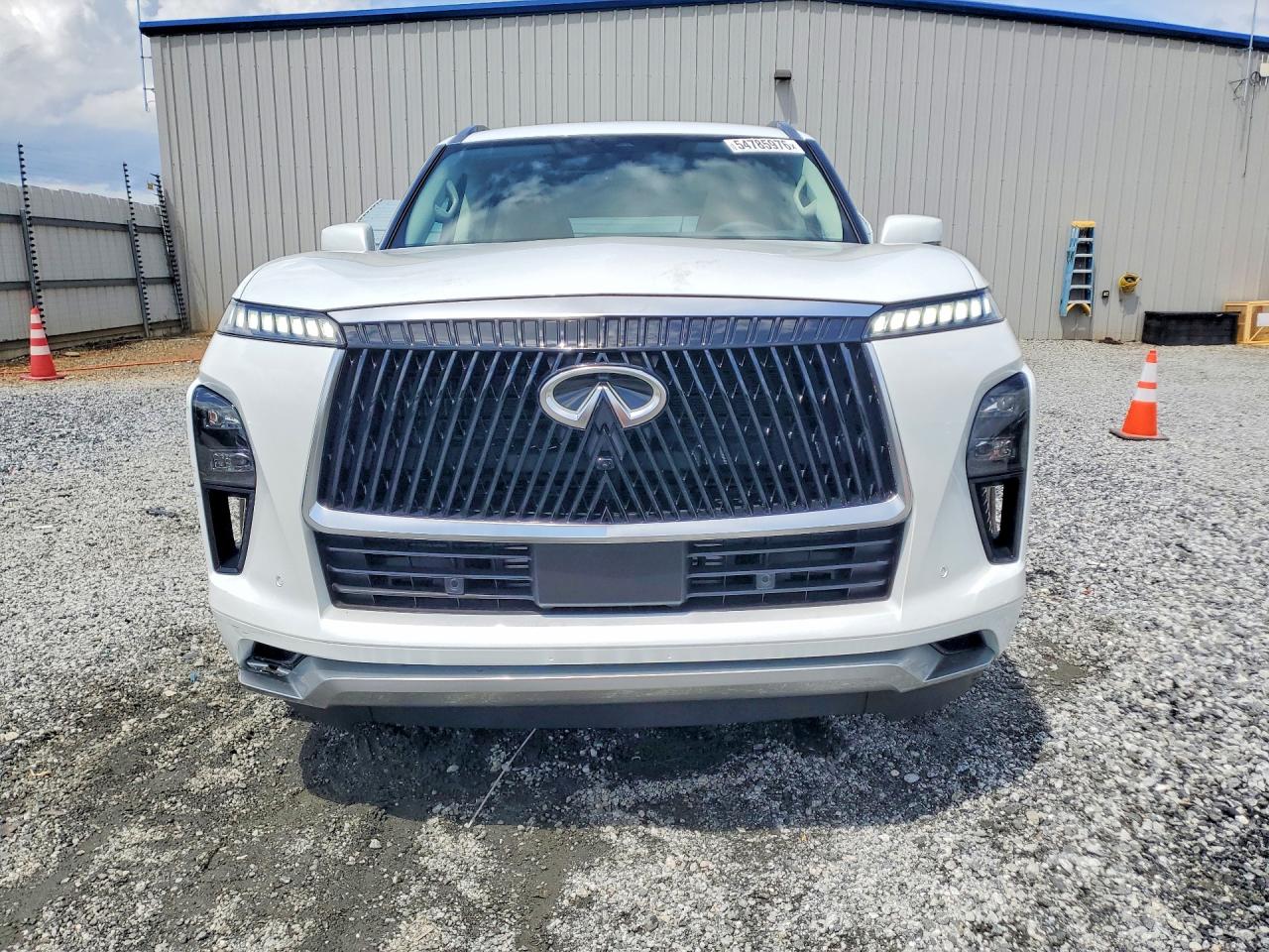 2026 INFINITI QX80 LUXE — снимка 5