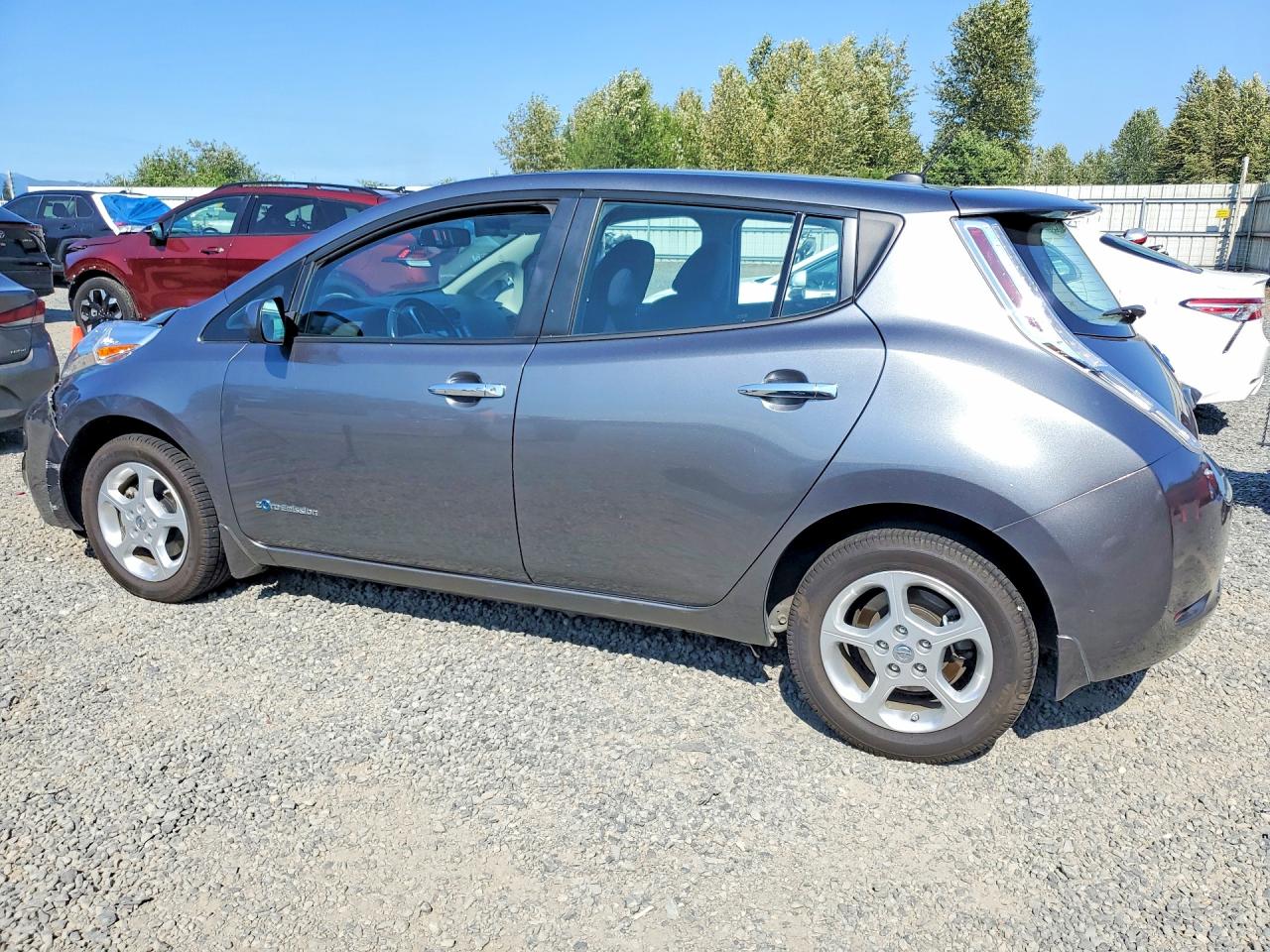 2015 NISSAN LEAF SV — снимка 2