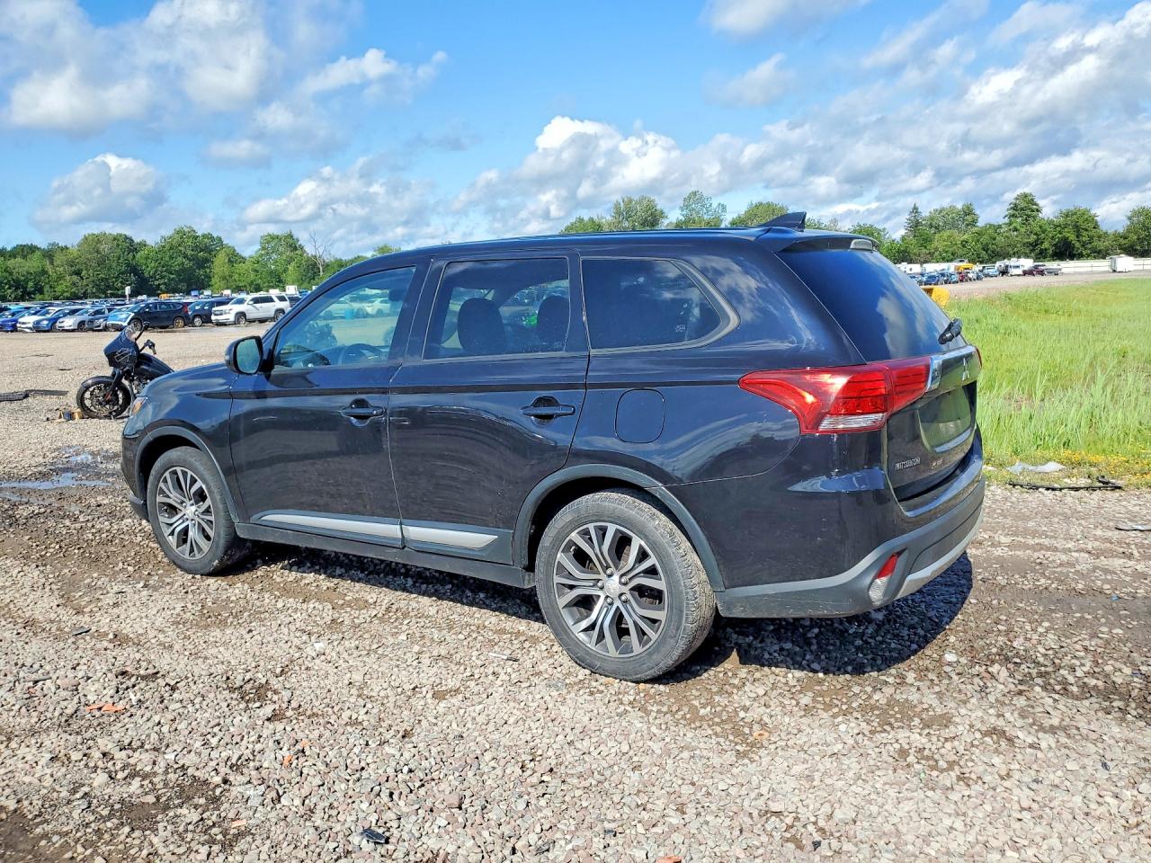 2017 MITSUBISHI OUTLANDER SE — снимка 2