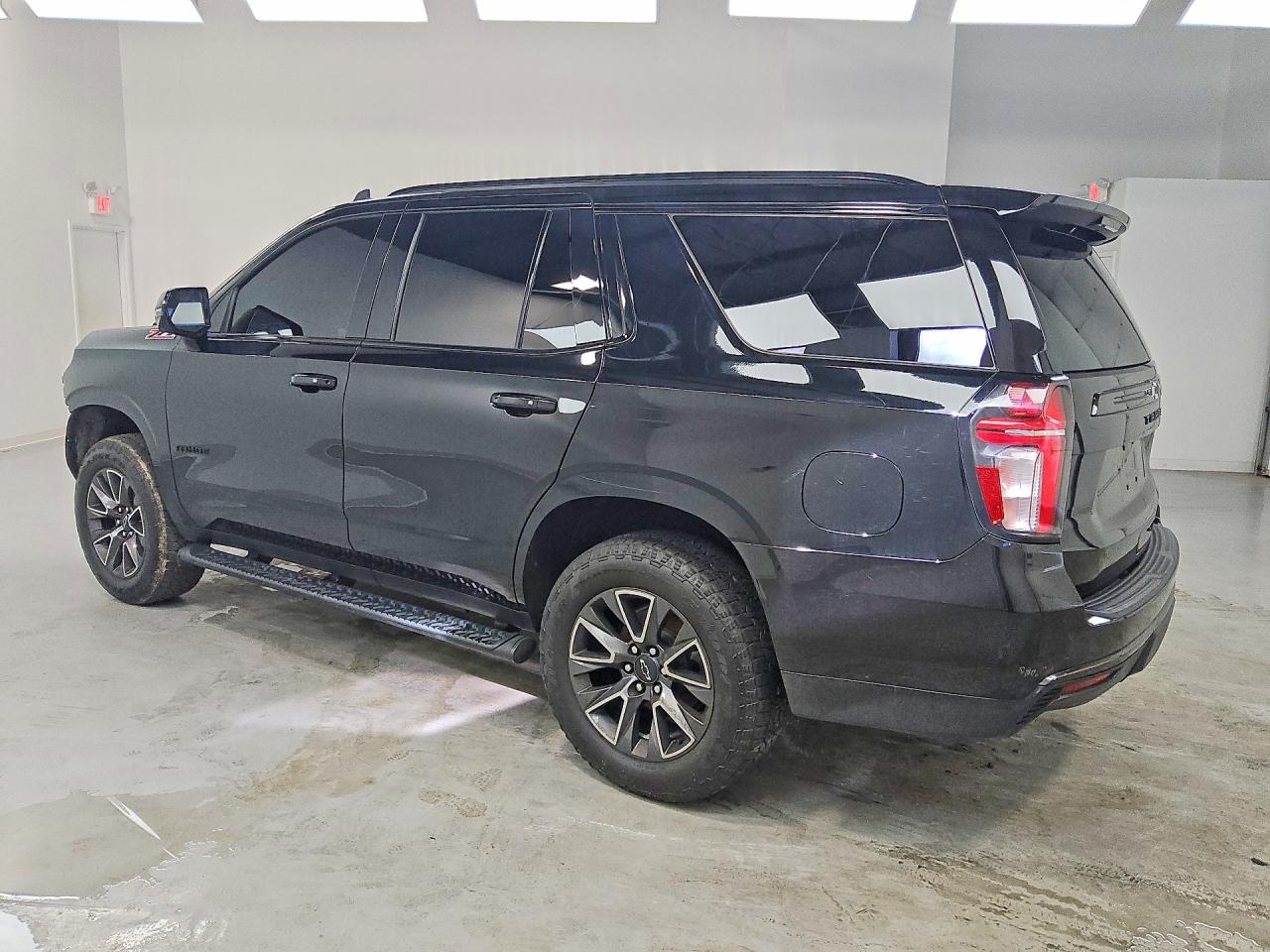 2021 CHEVROLET TAHOE K1500 Z71 — снимка 2