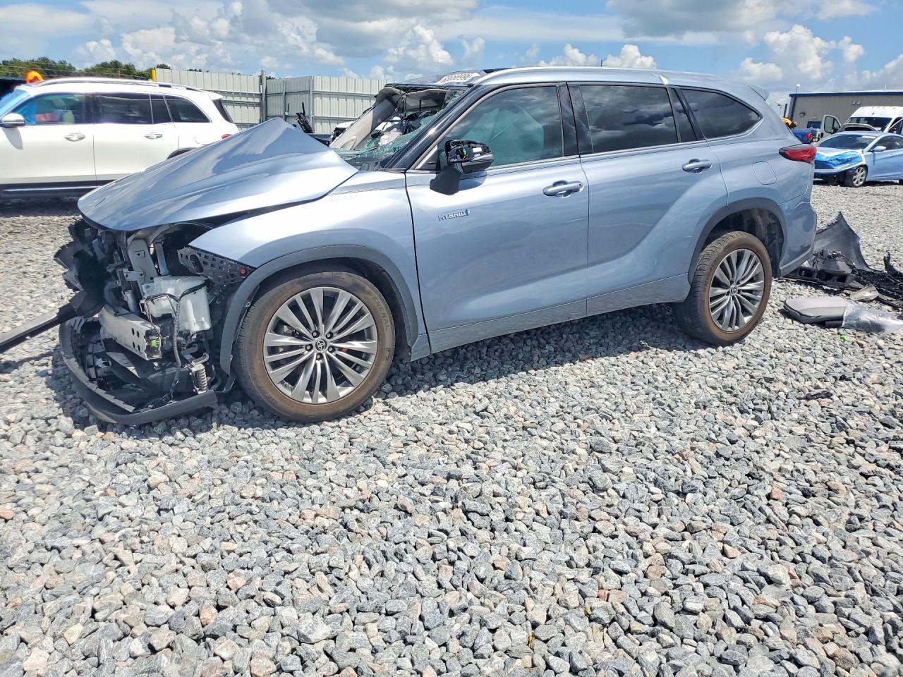 2021 TOYOTA HIGHLANDER HYBRID PLATINUM