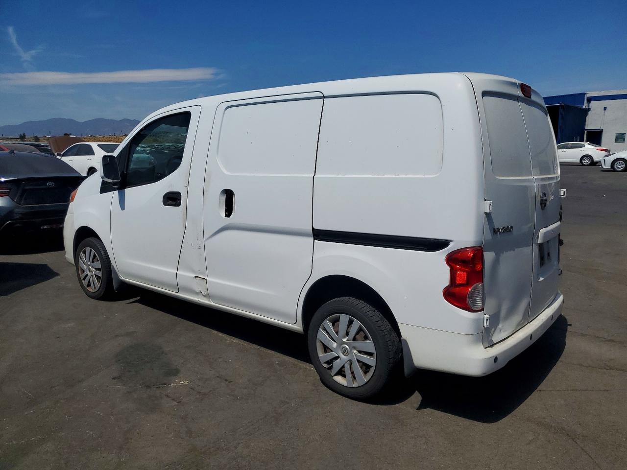 2016 NISSAN NV200 SV — снимка 2
