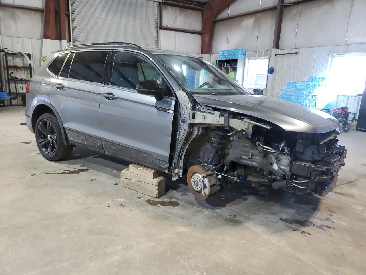 2023 VOLKSWAGEN TIGUAN SE R-LINE BLACK — снимка 4
