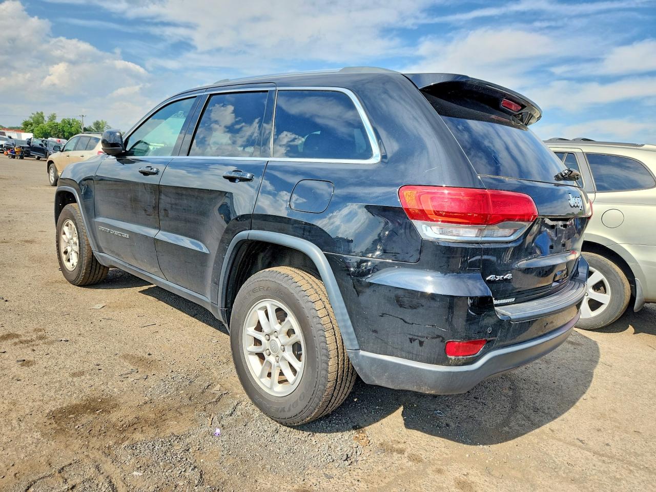 2019 JEEP GRAND CHEROKEE LAREDO — снимка 2