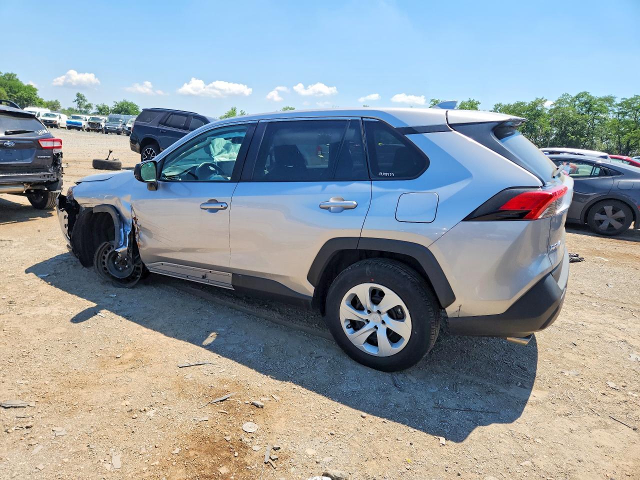 2024 TOYOTA RAV4 LE — снимка 2