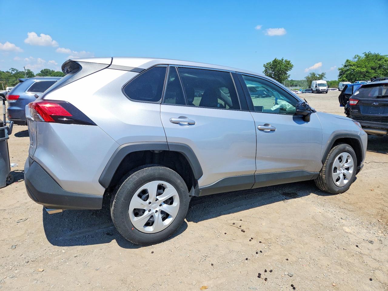 2024 TOYOTA RAV4 LE — снимка 3