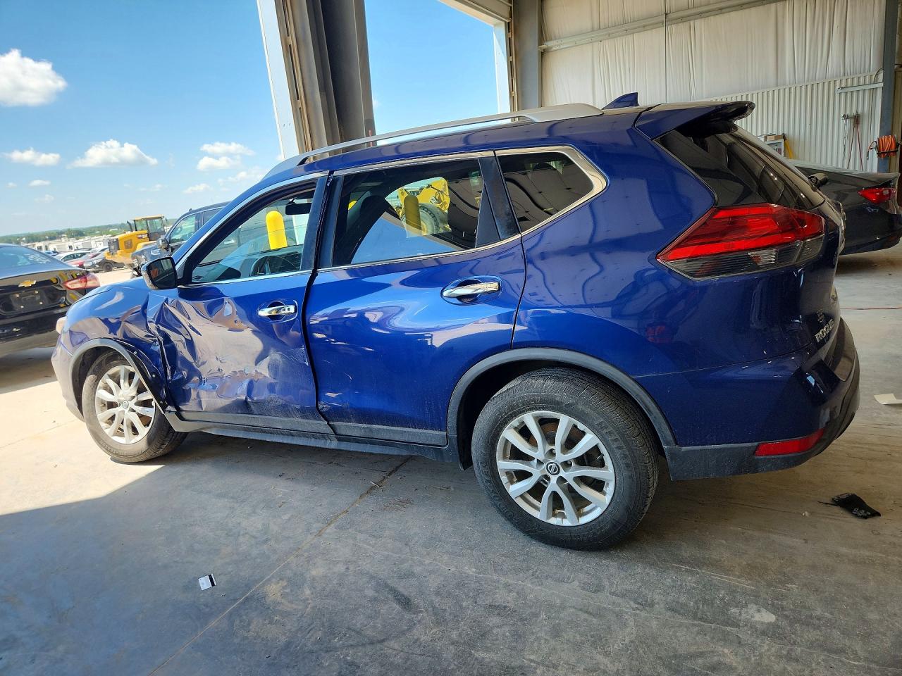 2017 NISSAN ROGUE SV — снимка 2
