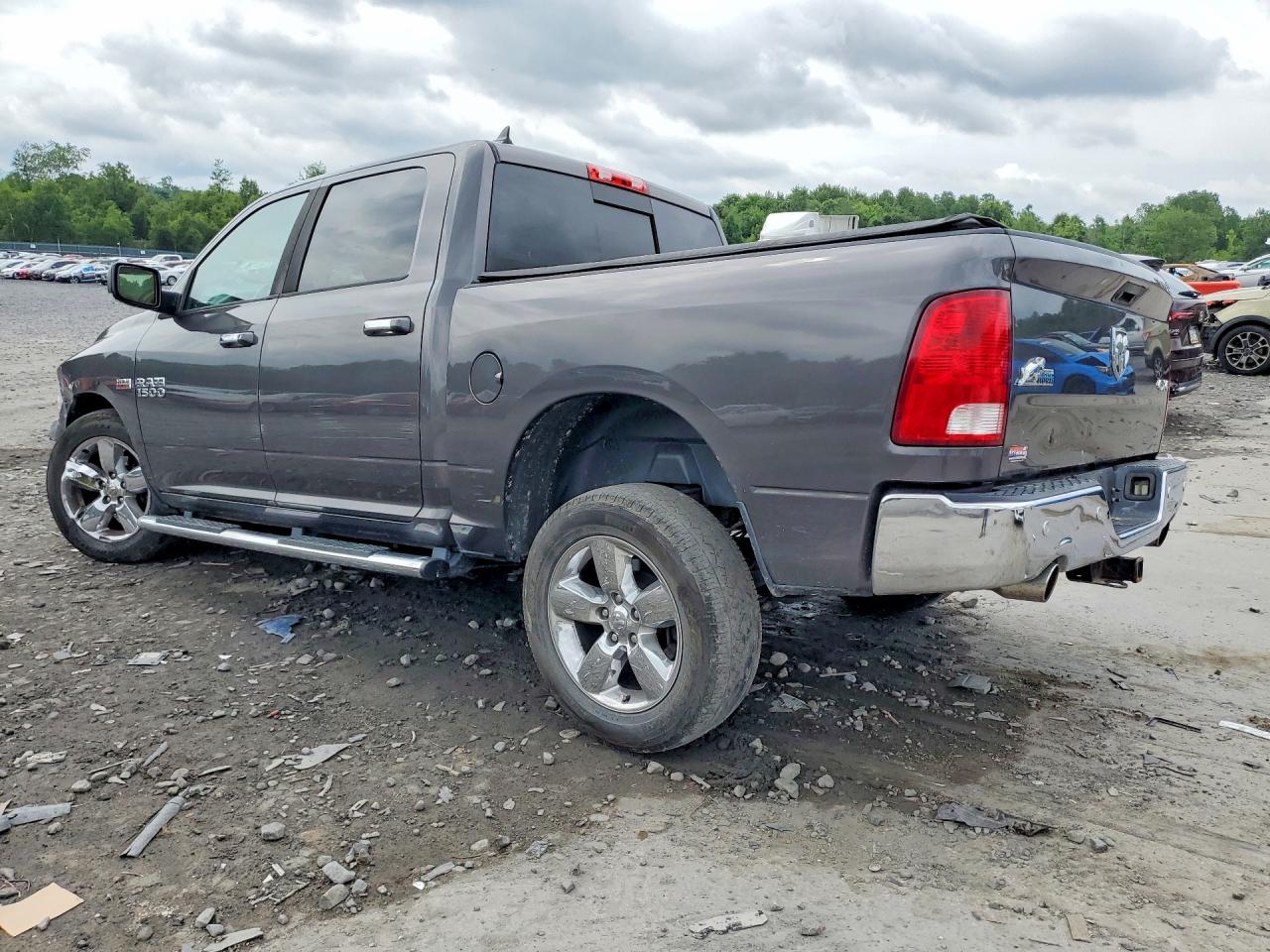 2016 RAM 1500 SLT — снимка 2