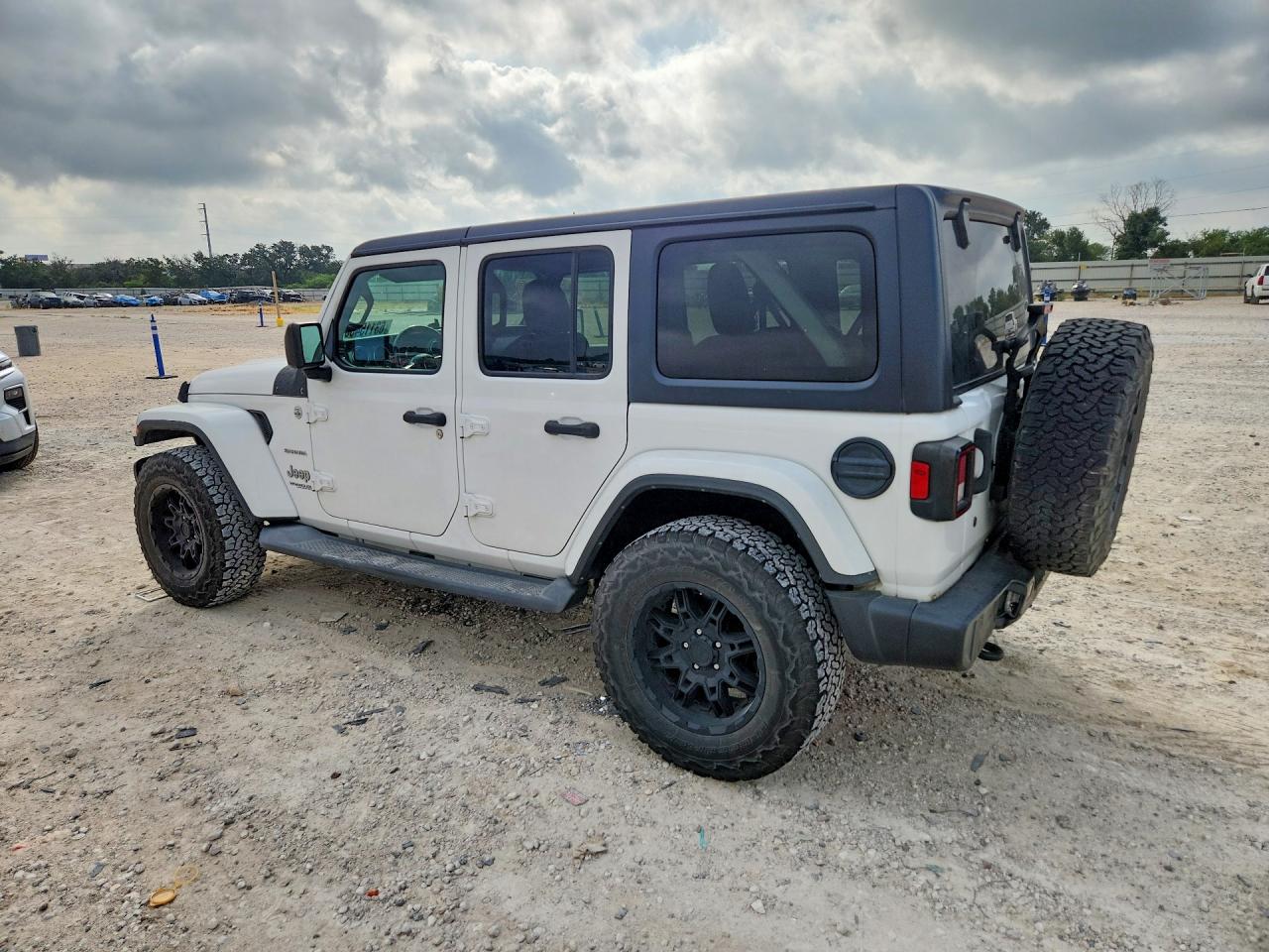 2019 JEEP WRANGLER UNLIMITED SAHARA — снимка 2
