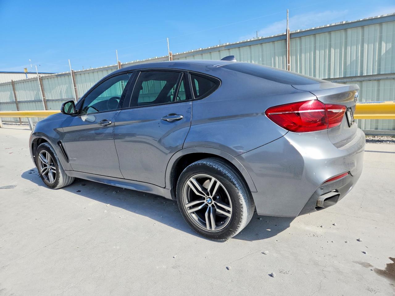 2016 BMW X6 XDRIVE50I — снимка 2