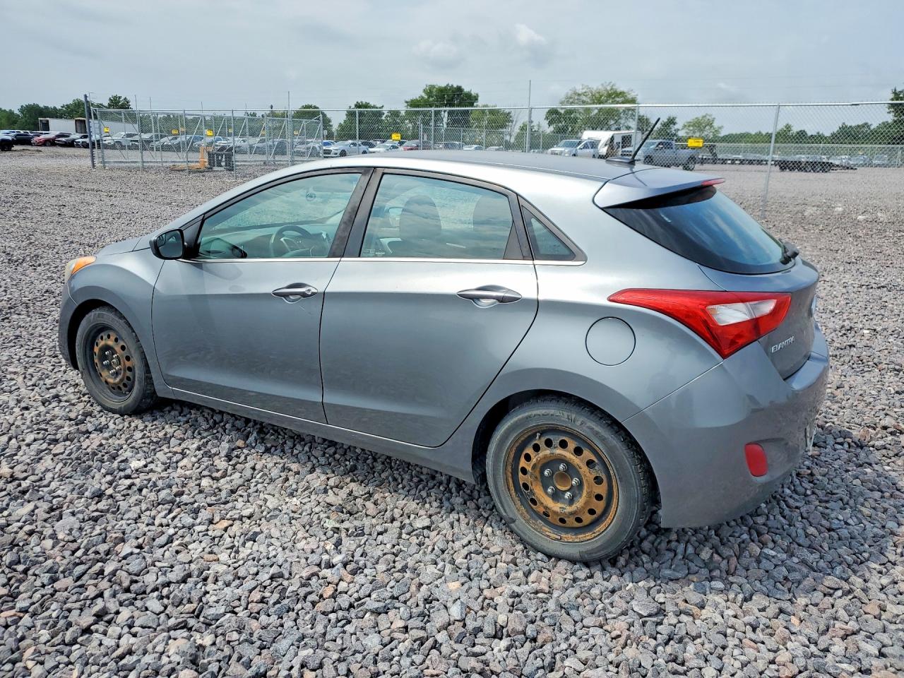 2017 HYUNDAI ELANTRA GT BASE — снимка 2