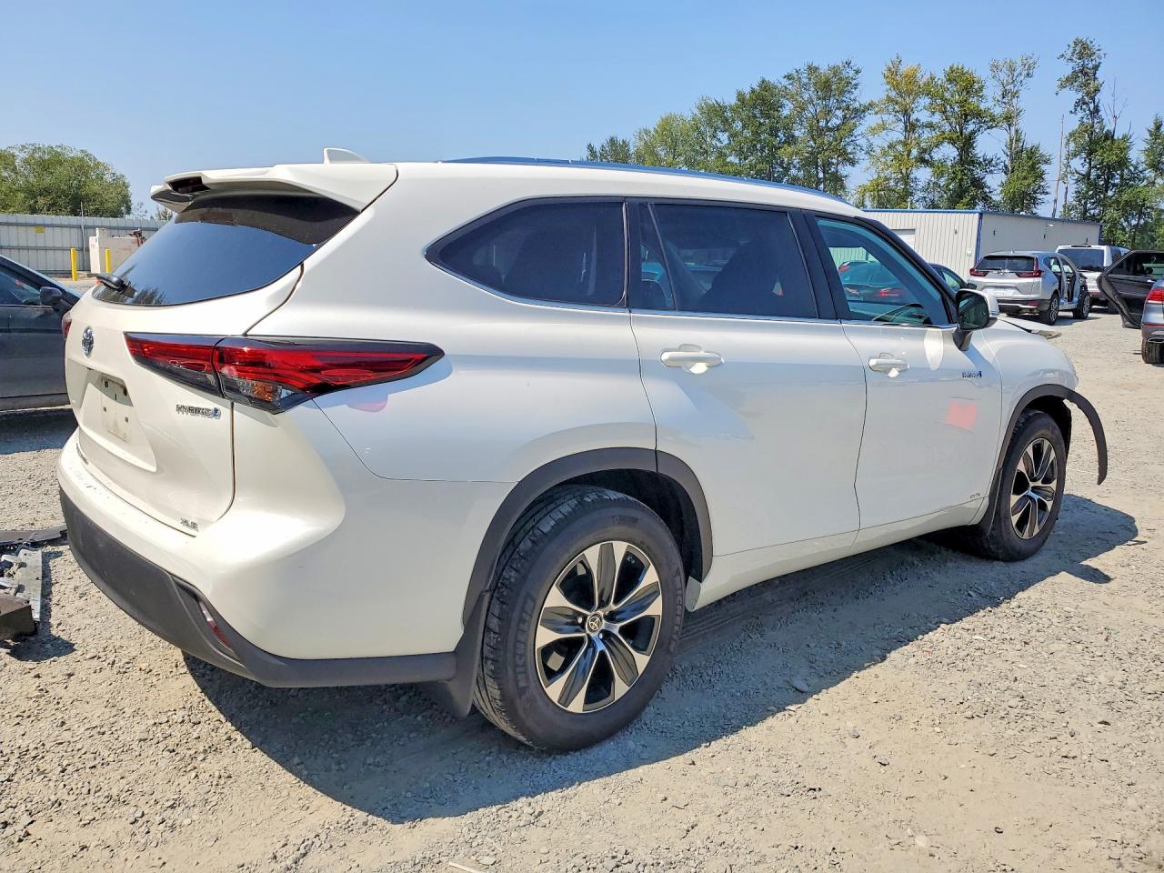 2021 TOYOTA HIGHLANDER HYBRID XLE — снимка 3