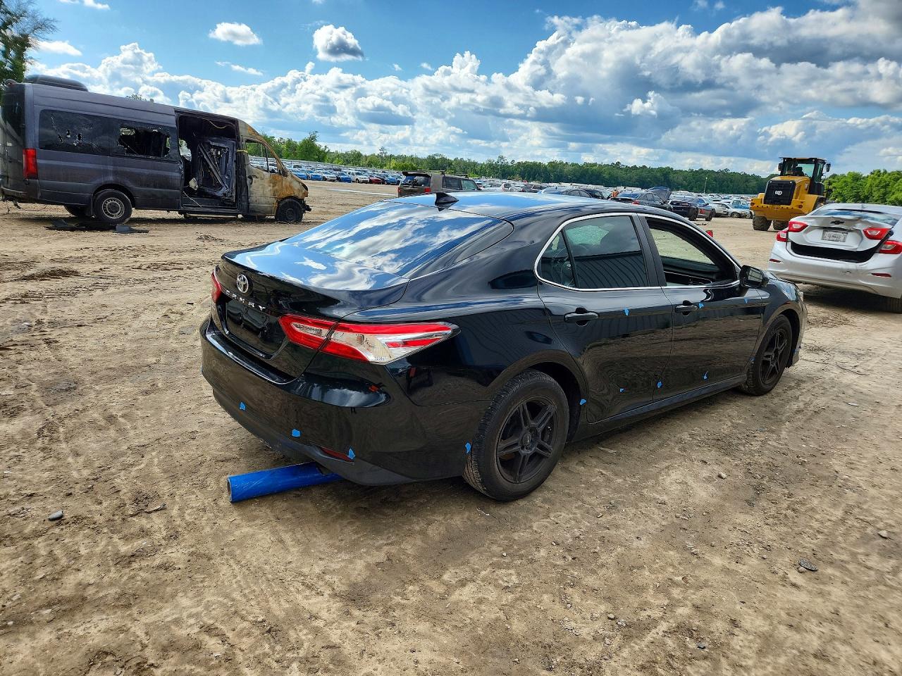 2019 TOYOTA CAMRY L — снимка 3