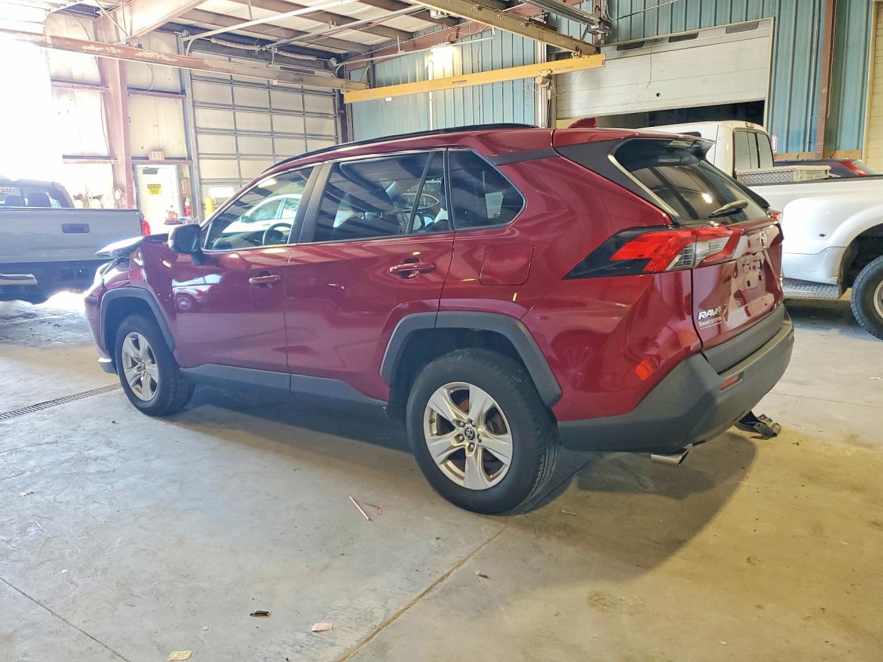 2019 TOYOTA RAV4 XLE — снимка 2