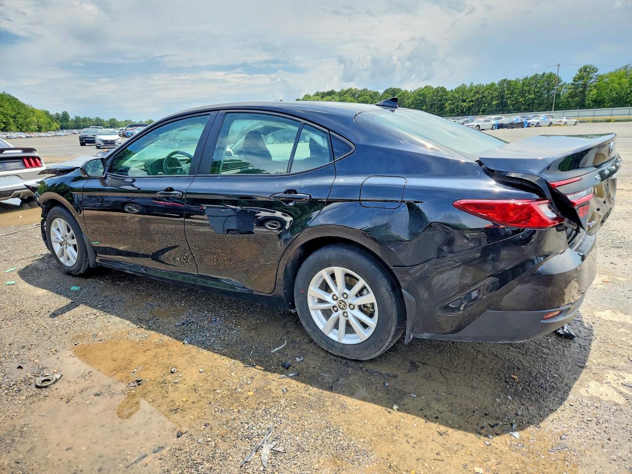 2025 TOYOTA CAMRY LE — снимка 2