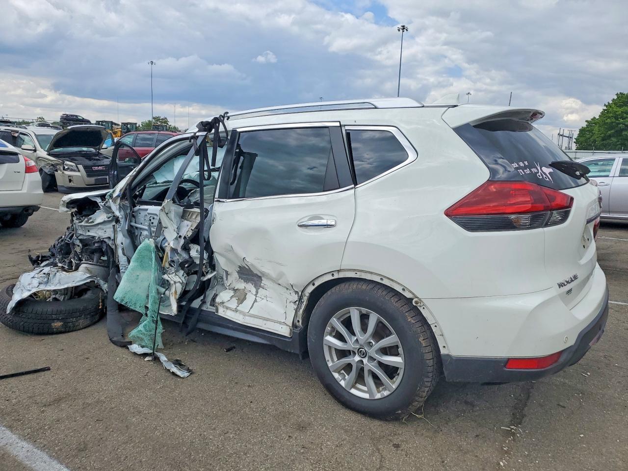 2019 NISSAN ROGUE SV — снимка 2