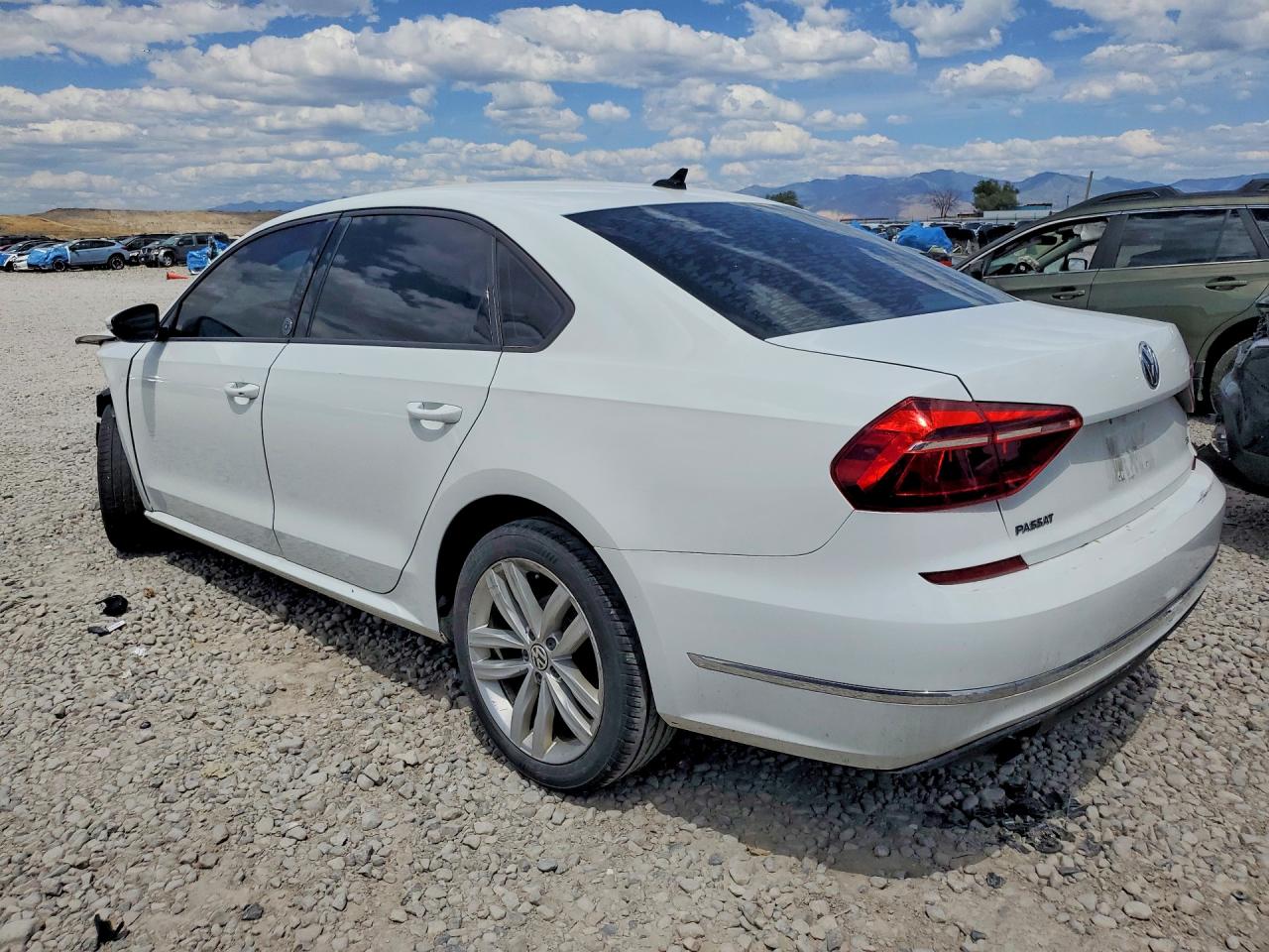 2019 VOLKSWAGEN PASSAT WOLFSBURG — снимка 2
