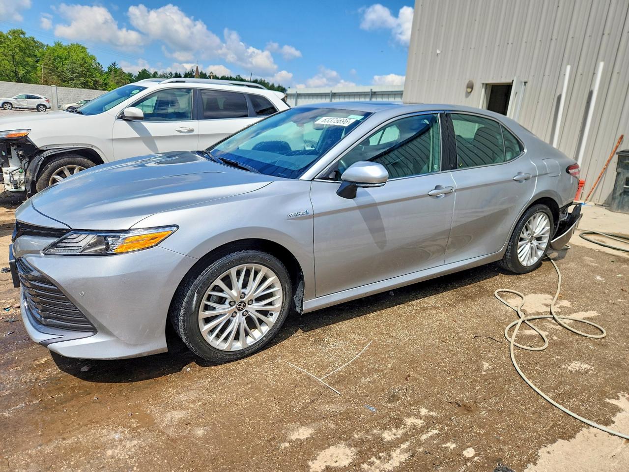 2020 TOYOTA CAMRY XLE