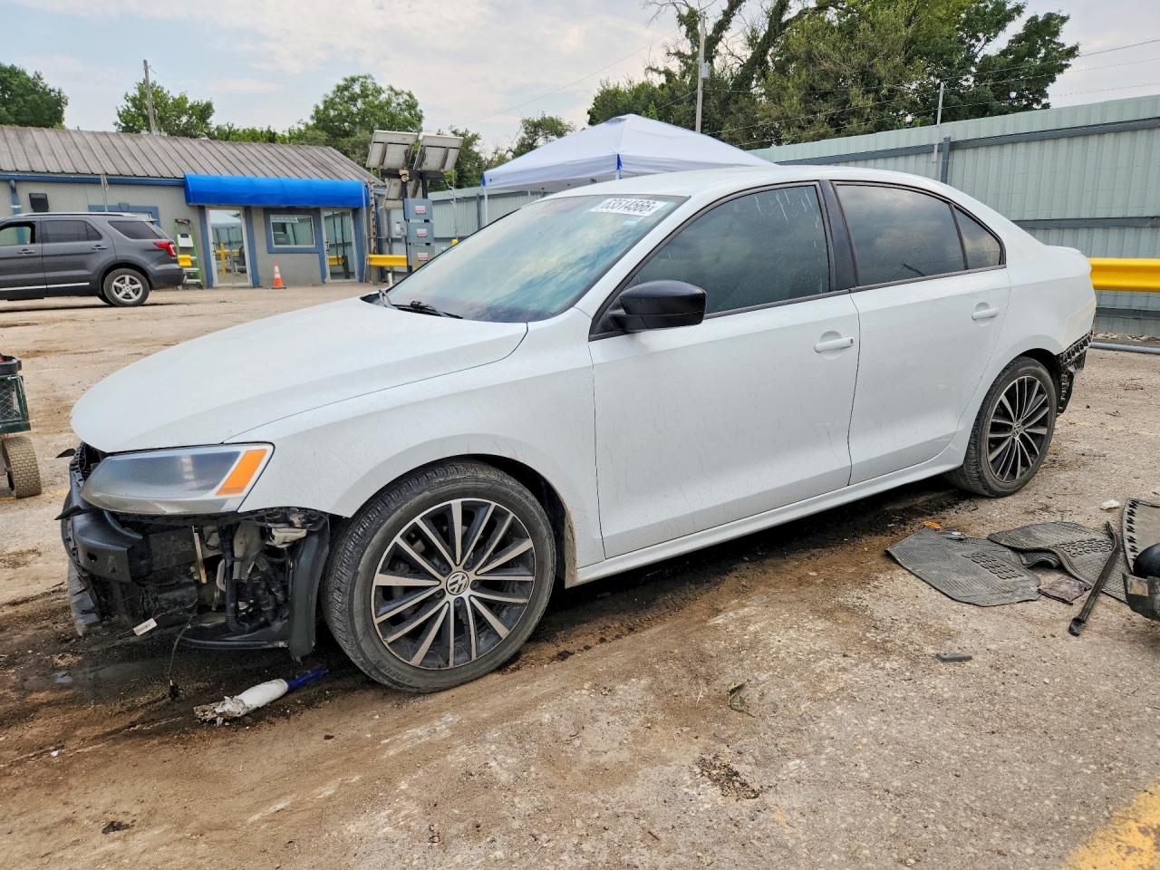 2016 VOLKSWAGEN JETTA SPORT