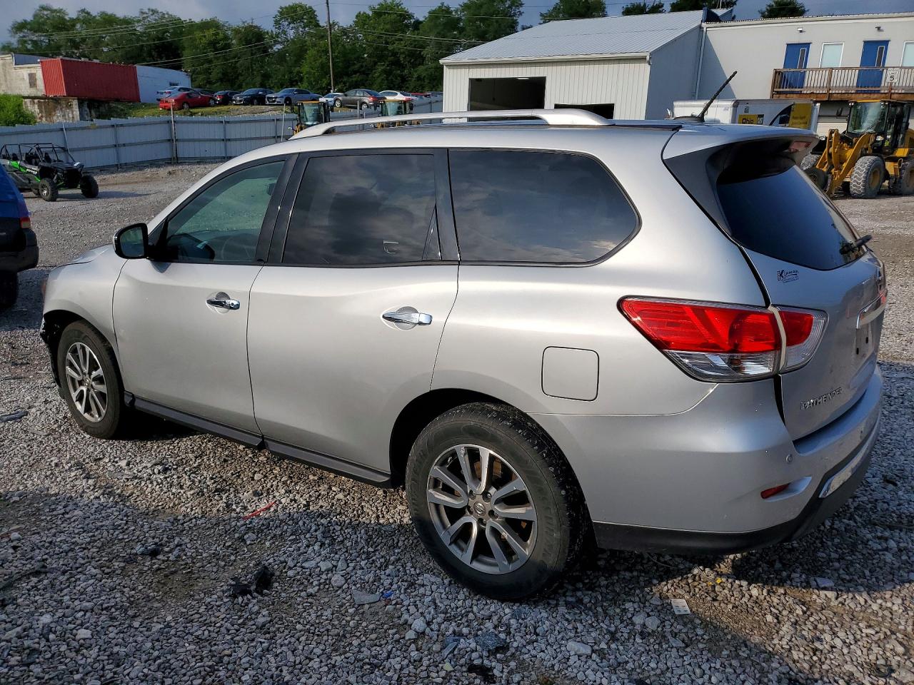 2016 NISSAN PATHFINDER SV — снимка 2
