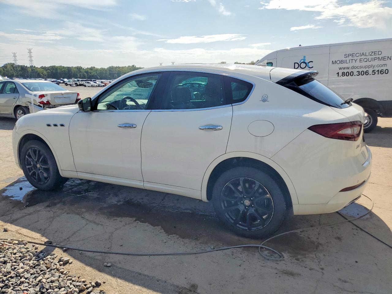 2020 MASERATI LEVANTE S — снимка 2