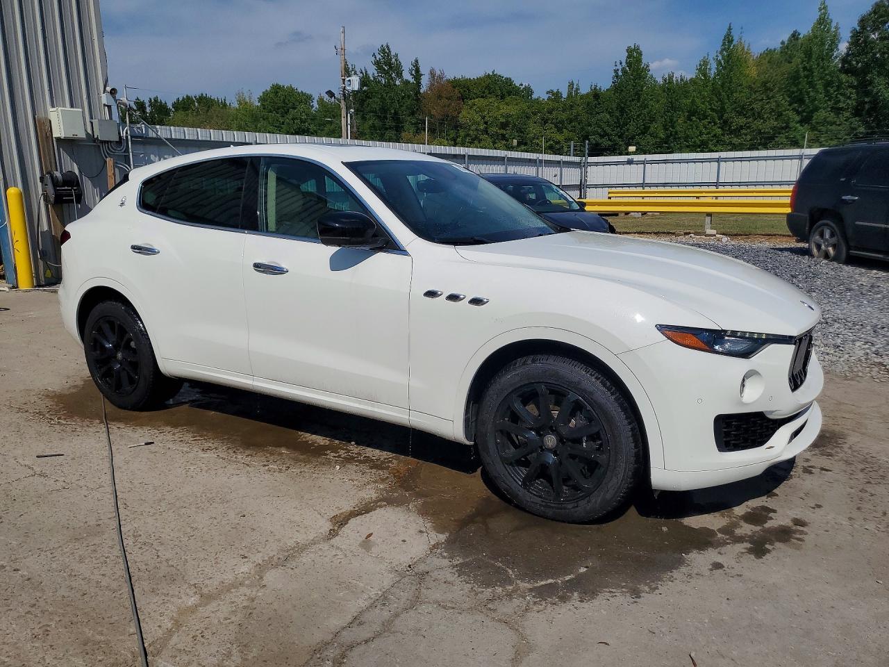 2020 MASERATI LEVANTE S — снимка 4