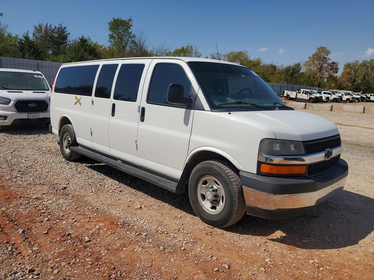2017 CHEVROLET EXPRESS G3500 LT — снимка 4