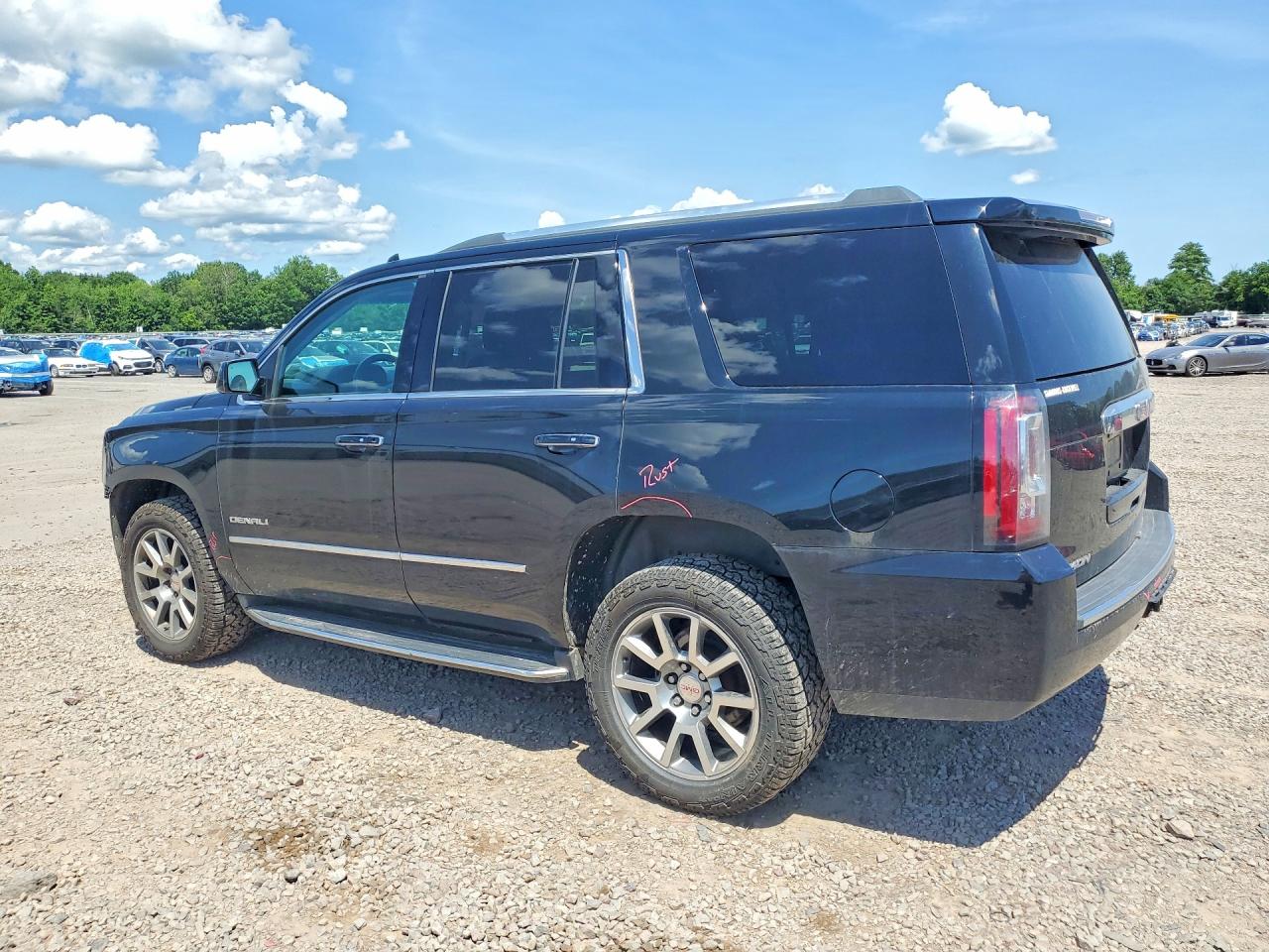 2017 GMC YUKON DENALI — снимка 2