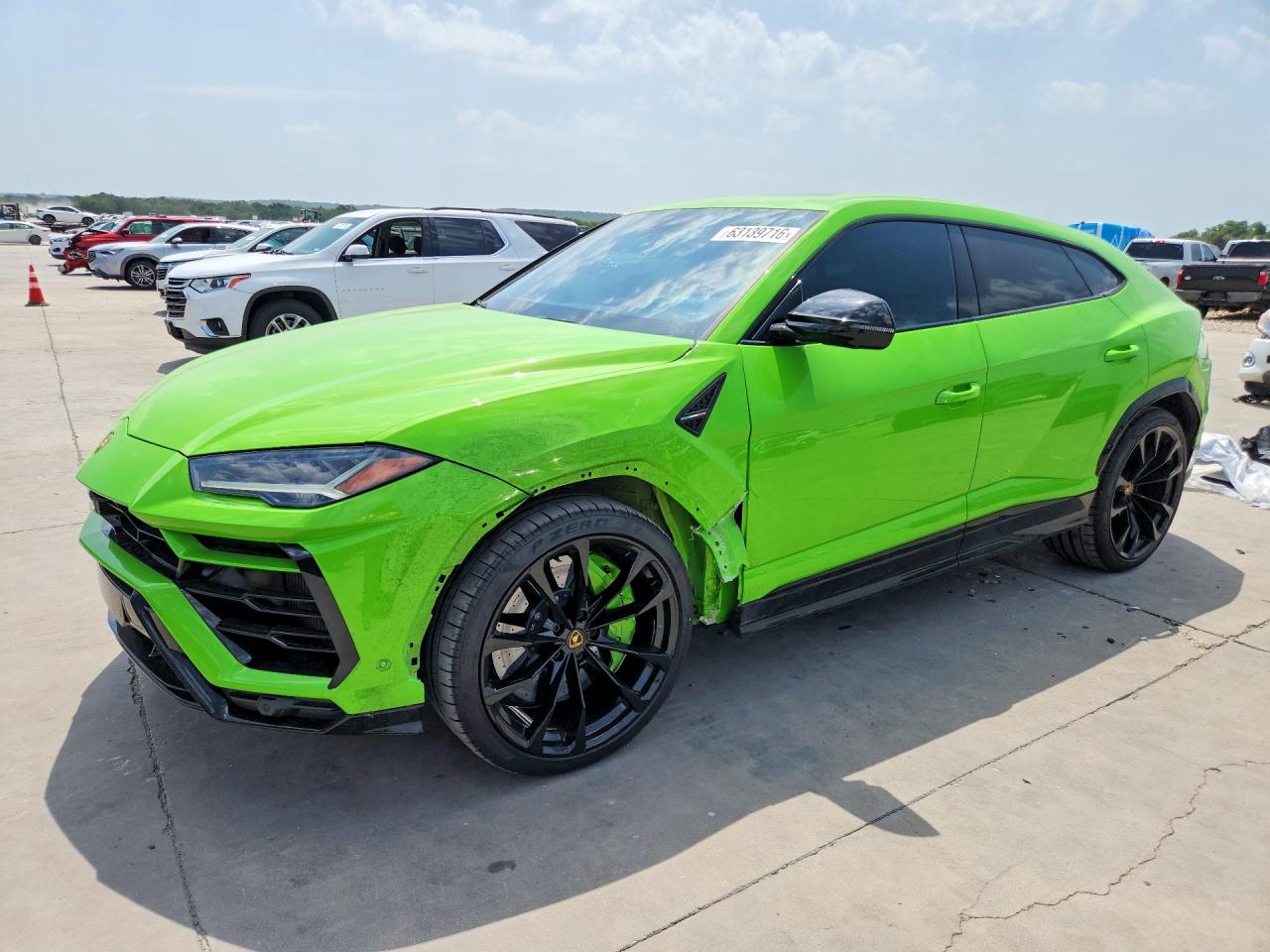 2022 LAMBORGHINI URUS