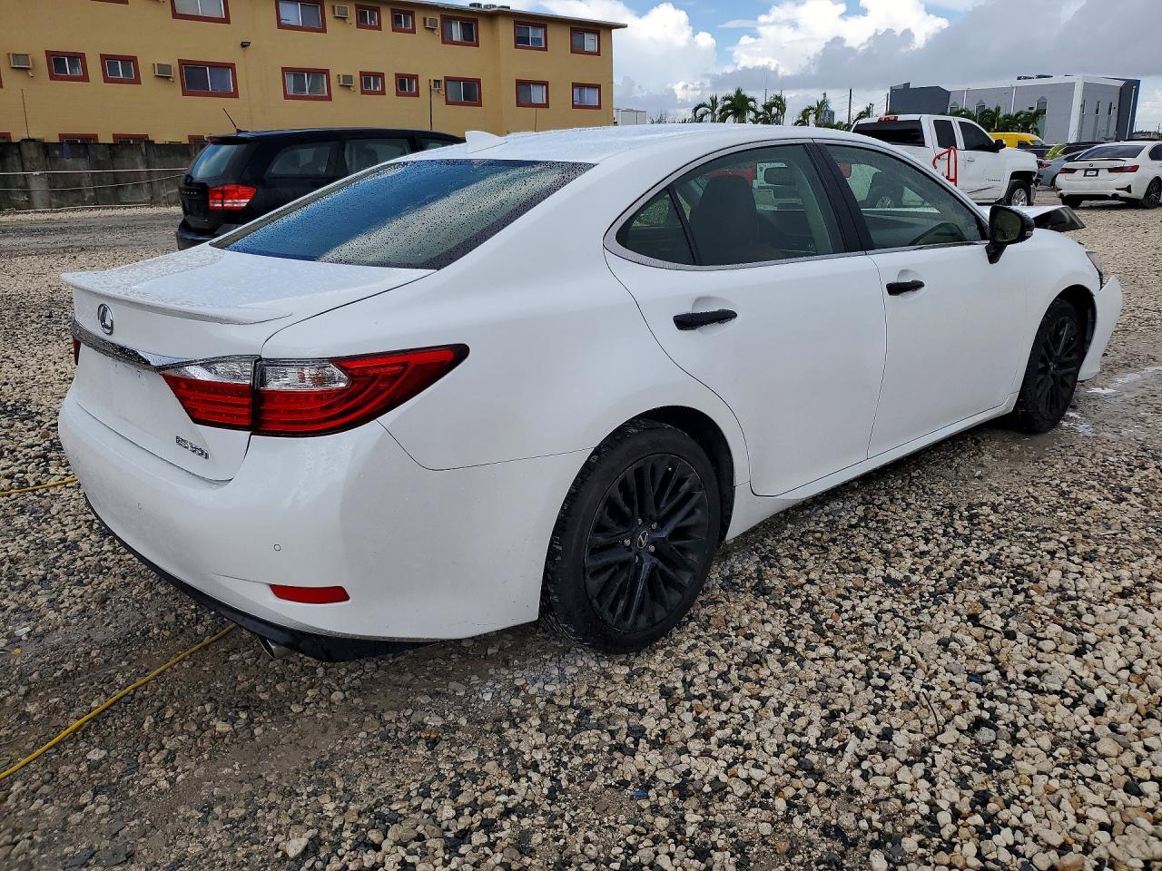 2015 LEXUS ES 350 — снимка 3