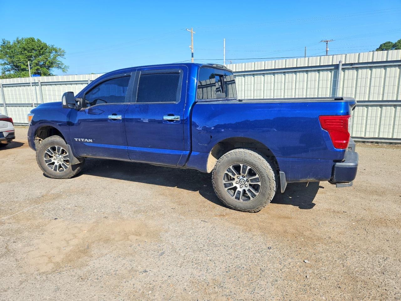 2021 NISSAN TITAN SV — снимка 2