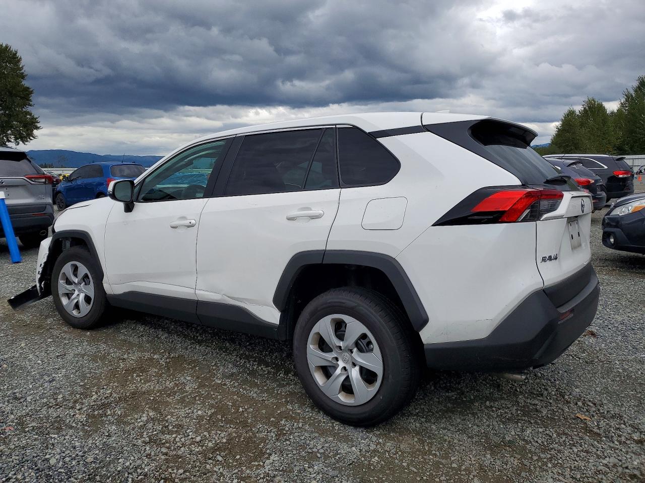 2025 TOYOTA RAV4 LE — снимка 2
